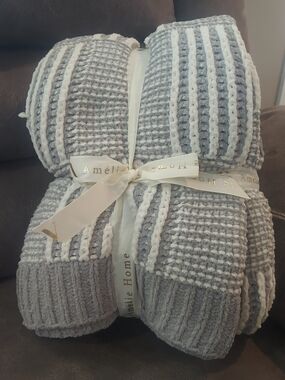 Amelie Gray & White Striped Plush Throw Blanket Chenille